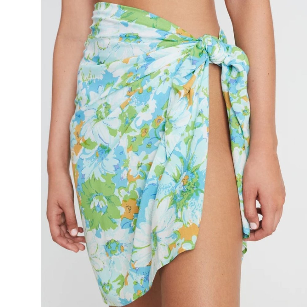 🌼Faithfull the Brand Mini Floral Print Beach Wrap XL Aqua